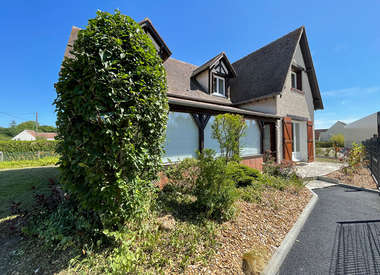 Vente Maison ST JEAN DE BRAYE 178m² 42936t Maison 7 Pièces 178 m²