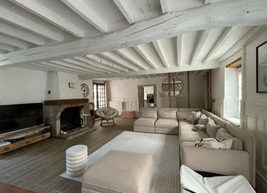 Maison 7 Pièces 237 m²