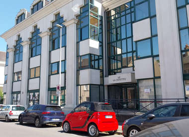 Local professionnel 3 Pièces 75 m²